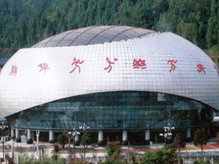 秦皇岛体育中心球形网架加工安装